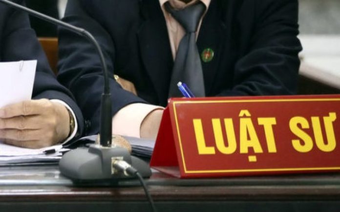 Để trở thành luật sư giỏi