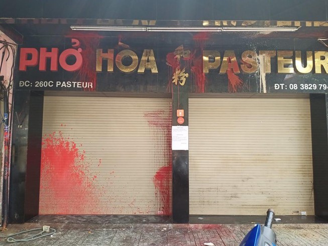 Hiện trường vụ tạt sơn, mắm tôm