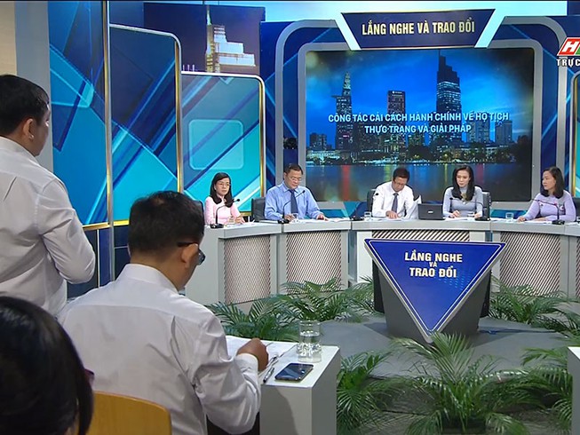 Toàn cảnh chương trình lắng nghe và trao đổi