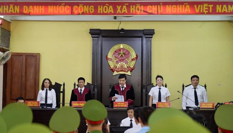 Nguyên tắc chung về áp dụng pháp luật khi xét xử