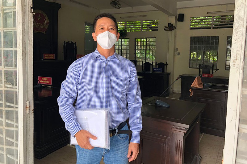 Đại diện ủy quyền của ông NVB tại phiên tòa sơ thẩm